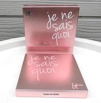 IT COSMETICS JE NE SAIS QUOI FACE PALETTE WITH PERFECT LIGHTING MAKE UP COMPACT - Image 1 of 4