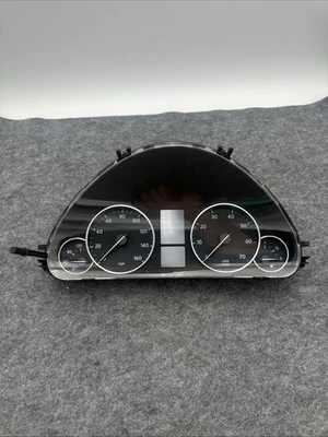 2005-2006 Mercedes-benz C230 Speedometer Instrument Cluster Gauges VC78S - Image 1 of 4