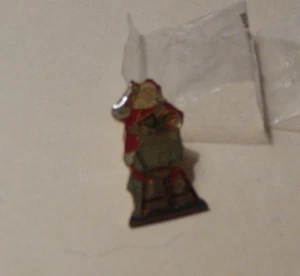 Vintage SANTA CLAUS SAINT NICK Metal Lapel Pin Badge c58a-b9 - Picture 1 of 2