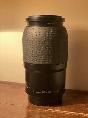 HASSELBLAD HC Macro 120mm f4 II - Shutter 5K  (with cap, hood & leather pouch) - Image 1 of 4