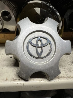 05 06 07 08 09 10 11 12 13 14 15 TOYOTA TACOMA OEM 6 lug Center Cap 42603-ad060 Foto 1 de 4
