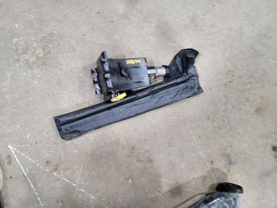 ESCALADE  2016 Jack 2049070 - Image 1 of 4