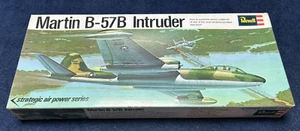 Nuovo Sigillato 1970 REVELL MARTIN B-57B INTRUDER VINTAGE AIRCRAFT MODEL KIT #H-132 - Foto 1 di 6
