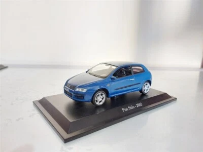 Fiat Stilo Blu del 2002 - Fiat Story Hachette 1/43 - Immagine 1 di 2