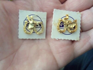 1968 Gulf Oil Gas Promo Double Horseshoe Elephant & Donkey Political Pins LOOK! - Picture 1 of 3