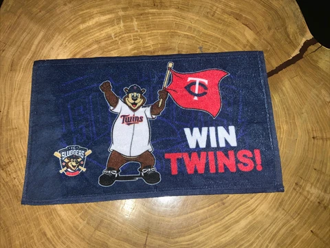 MINNESOTA TWINS BASEBALL MASCOT TC BEAR TOWEL SGA MLB Cover