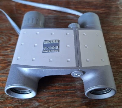 Zeiss 8 x 20 B T* P*, Fernglas, Design-Klassiker, top! - Bild 1 von 4