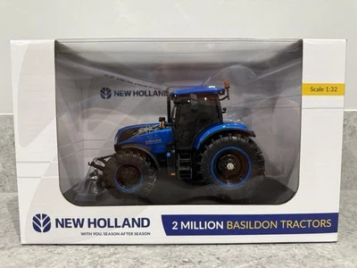 Universal Hobbies - New Holland T7.225 (2 Millionth) - UH6744 - 1:32 - Mint/New - Image 1 of 4