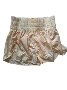 LIV High Waisted Athletic Shorts Size XL Quick Dry Running Pockets Pale Orange - Picture 1 of 4