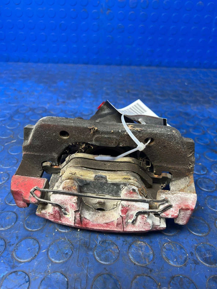 Оригинальный суппорт переднего тормоза для Jaguar XK8 1997 1998 годов выпуска правая сторона со стороны пассажира JLM20078 - Изображение 1 из 4