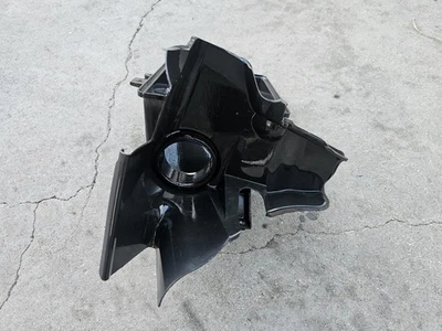 HOLDEN STOCK AIRBOX  SERIES 2  LOWER AIRBOX INTAKE VY LS1 5.7 SS CALAIS ADVENTRA - image 1 of 3