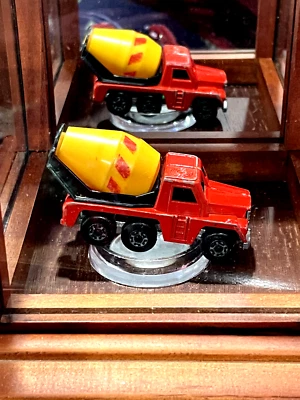1976  Matchbox Superfast No 19 Cement Truck Red And Yellow - Image 1 of 4