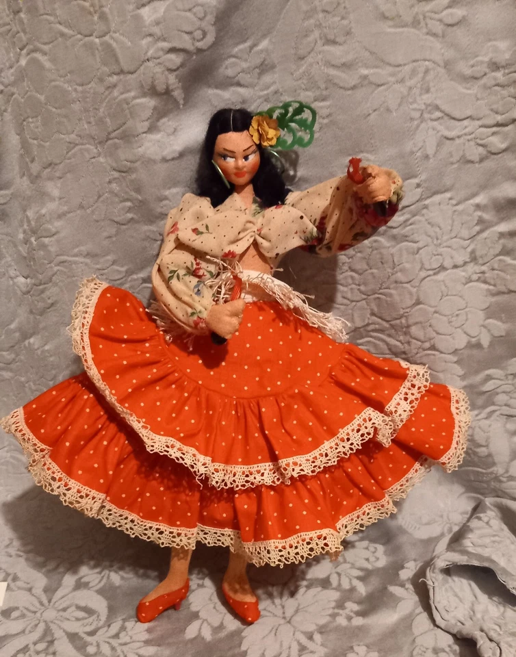 GRANDE POUPEE COSTUMEE EN  TISSU DANSEUSE FLAMENCO   HAUTEUR 29 CM ANNEES 1950 - Photo 1/4
