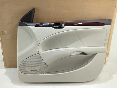 New OEM genuine Buick RH Front Door Trim Panel 2006-2011 Lucerne Shale 25996520 - Image 1 of 4
