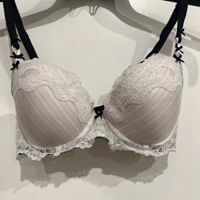 Victoria's Secret Dream Angels Bra 32C - Image 1 of 3