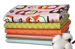 5 cuartos de grasa de tela púrpura Little Matryoshka de Carly Griffith para Riley Blake - Imagen 1 de 1