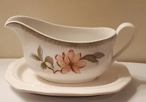 Oneida Fine Porcelain Select Collection Savannah Pattern Gravy Boat & Underplate - Imagen 1 de 5