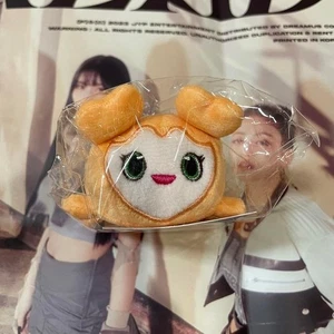 TWICE Twice 4TH WORLD TOUR in JPN LOVELY JIVELY JIHYO ver. Official Bag Charm - Picture 1 of 1