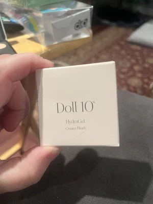 Muñeca 10 rubor crema en mejillas dulces Foto 1 de 2