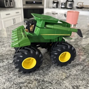 ERTL John Deere Toy Combine Harvester Plastic Big Foot #23 - Picture 1 of 12