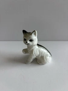 Vintage Bone China Katze Figur Tabby schwarz weiß blaue Augen 2 1/2 Zoll - Bild 1 von 8