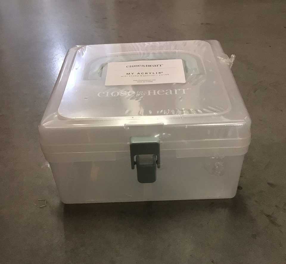 Набор мини-зажимных штампов CTMH коробка для хранения 7 дюймов x 3,5 дюйма x 7 дюймов с защелкой и ручкой - Изображение 1 из 4