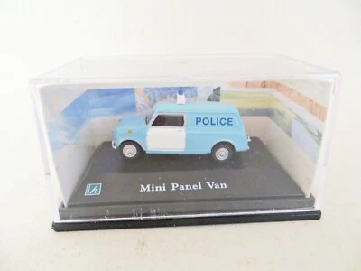 HONGWELL CARARAMA 'MORRIS/AUSTIN MINI POLICE PANEL VAN'. 1:72 MIB/BOXED - Image 1 of 3