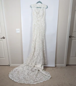 Allure Bridals Ivory Floral Lace Brautkleid mit Wimpern Spitzenbesatz - Bild 1 von 10