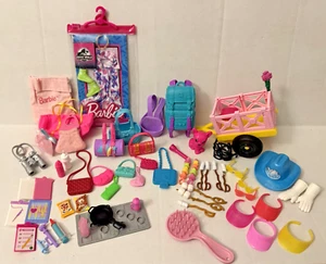 Accesorios y Zapatos Barbie (Lote de 155 piezas) - Imagen 1 de 15