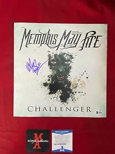 ¡FOTO FIRMADA MATTY MULLINS 12x12! ¡MEMPHIS MAY FIRE! ¡BECKETT! CHALLENGER - Imagen 1 de 4