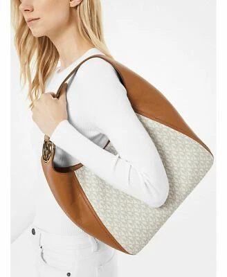 Bolso de Hombro Hobo Grande Michael Kors Fulton Signature Vainilla/Bellota Foto 1 de 4