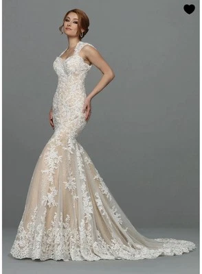 Vestido de novia funda crema escote corazón con mangas extraíbles  Foto 1 de 4