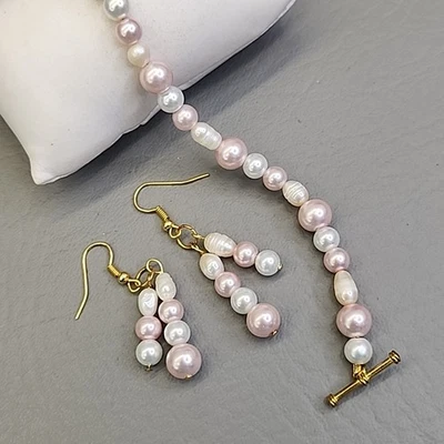 Freshwater Pearl Bracelet Pierced Earrings Beaded Set Imitation Pearl Pink White Foto 1 de 4