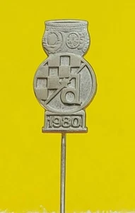 DINAMO Zagreb Football Club - YUGOSLAVIAN CUP WINNER 1980. Croatia vintage badge - Picture 1 of 2