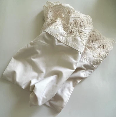 Waverly Par De Colección 2 Fundas de Almohada Estándar Algodón Cremoso Marfil Ojales Encaje Foto 1 de 4