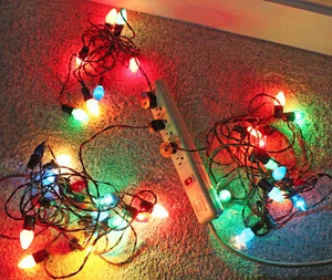 3 VTG Strings of 15 + 7 Christmas Lights C7 Red + Green Wire Metal Clips - Picture 1 of 8