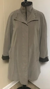 VTG WOMEN'S GALLERY SMALL PETITE KHAKI & BROWN LINED WINTER JACKET - VERY NICE - Picture 1 of 7