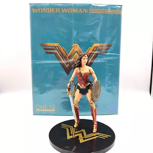 WONDER WOMAN GAL GADOT 6" Action Figure (Mezco One:12 Collective) DC Comics - Foto 1 di 12