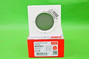 Danfoss TP5001B Wired Battery Programmable Room Thermostat 087N7931 - Picture 1 of 6