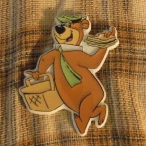 1990 YOGI BEAR Picnic Basket HANNA BARBERA Refrigerator Magnet 2 3/8" Great Gift - Picture 1 of 3