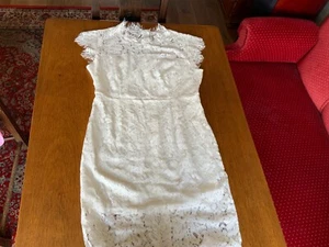 Wunderschönes Spitzenkleid kremweiß Italien Baumwollmix moderne Länge Gr. 38 Neu - Bild 1 von 9