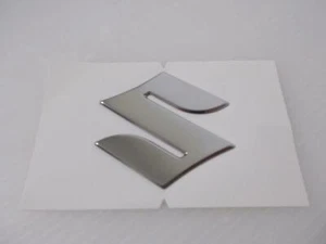 ADESIVO EMBLEMA S ORIGINALE SUZUKI GSX R 1000 2005 2006 2007 2008 2009 2010 2011 - Foto 1 di 2