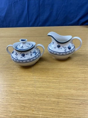 Crema y azúcar Royal Doulton Cambridge. Juego de cuencos Foto 1 de 4
