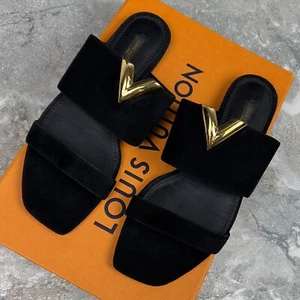 Louis Vuitton V Logo Slide Sandals Bayfront Flat Black Suede 7.5 US or 37.5 EUR - Picture 1 of 11