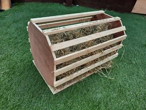 Rabbit hay barrel/hayrack (fully assembled just take out of box) - Picture 1 of 4