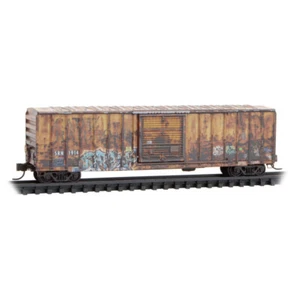 N Micro Trains 025 44 196 Sabine R & Northern 50' Rib Side Boxcar, Plug Door - Bild 1 von 2