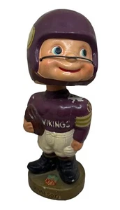 Vintage 1961 - 1962 Minnesota Vikings Type 1 Toes Up Football Nodder Bobblehead - Bild 1 von 14