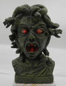 2011 FUNKTIONIERENDE Magic Power Halloween Medusa Büste/Kopf animierter Sound rote Lichter - Bild 1 von 16