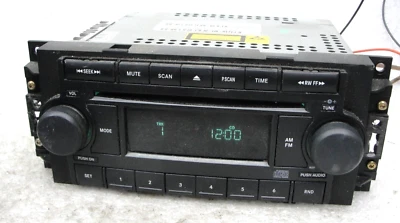 Dodge Chrysler Jeep CD único radio AM/FM 04-09 REF 5064030 Ram calibre Patriot Foto 1 de 4