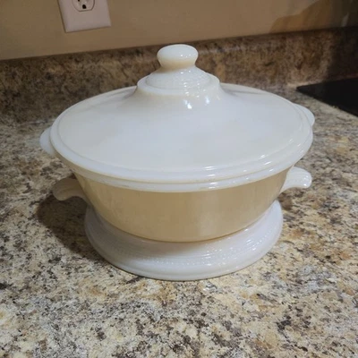 Vintage Fire King Oven Glass Ivory Cream Casserole Dish with Lid & Stand/Trivet - Image 1 of 4